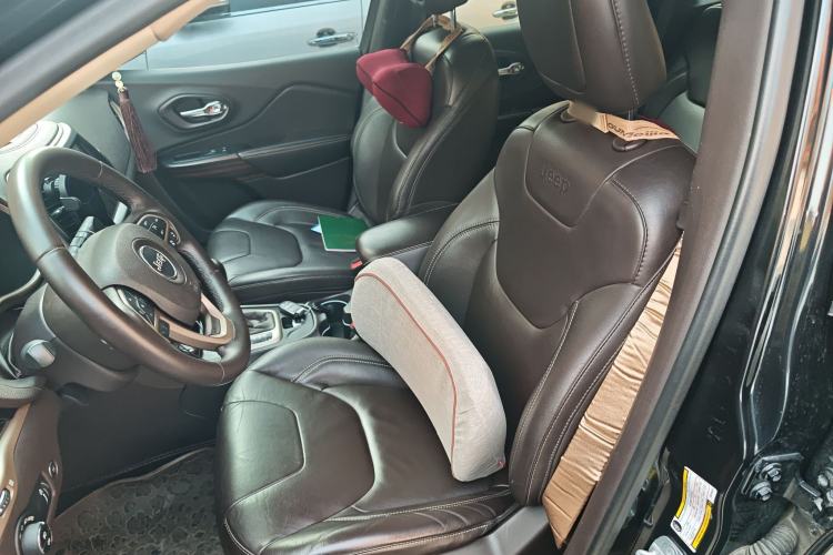 Used Jeep Cherokee 2014 2.4L Luxury Edition