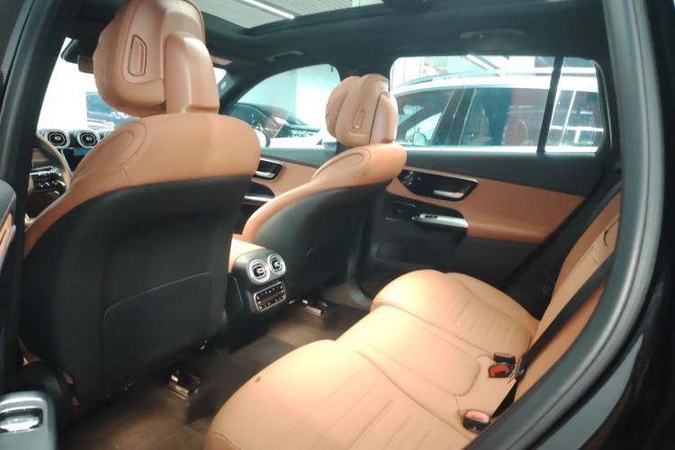 Used Mercedes-Benz GLC 2025 Refreshed GLC 300 L 4MATIC Dynamic Version 5 Seats