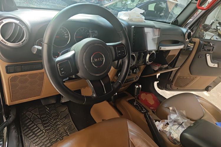 Used Jeep Wrangler 2013 3.6L Rubicon two-door version