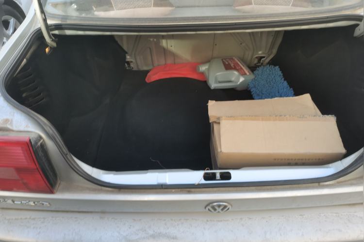 Used Volkswagen Jetta 2005 CIF Partner Trunk