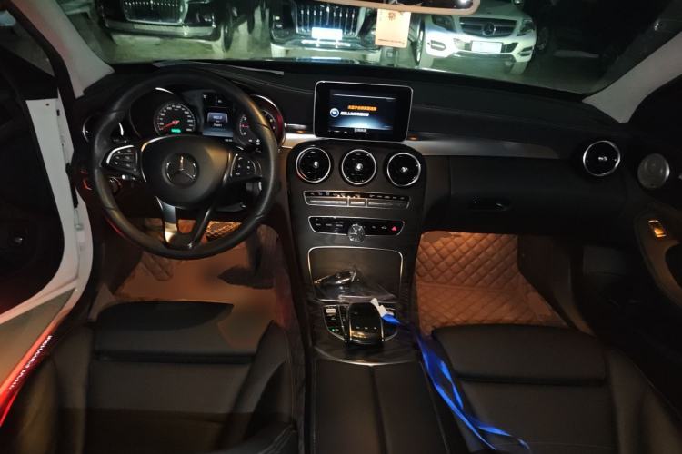 Used Mercedes-Benz C-Class 2016 C 200 L Sport Edition Center Console