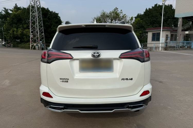 Used Toyota RAV4 2016 2.0L CVT Two-Wheel Drive Fashion Edition China V Standard