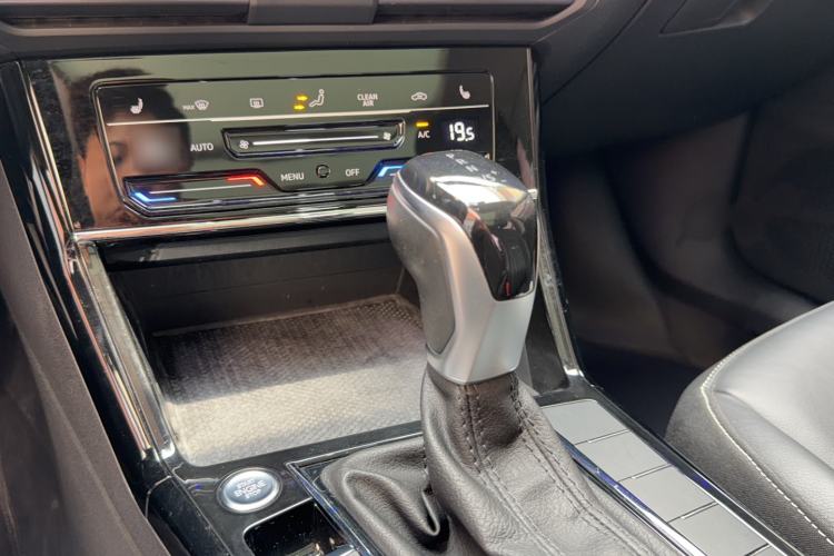 Used Volkswagen Passat 2023 Revised 330TSI Elite Edition Gear Lever