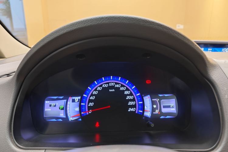 Used BYD M6 2013 2.4L Automatic Luxury Model
