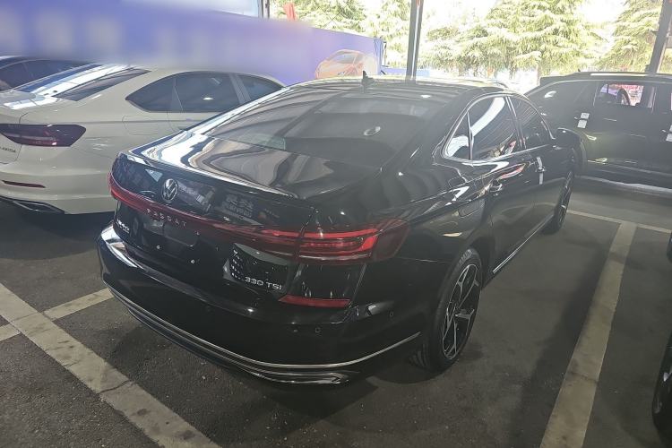 Used Volkswagen Passat 2023 330TSI Starry Luxury Edition
