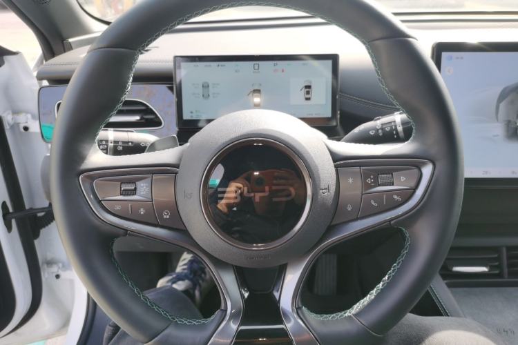 Used BYD Seal 06 New Energy 2025 DM-i Smart Drive 120KM Deluxe Model Steering Wheel