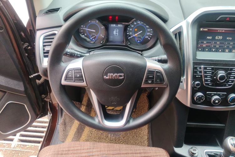 Used JMC Yuhu 5 2018 2.4T Classic Edition Diesel Manual 4x4 Luxury Long-Wheelbase JX4D24A5L