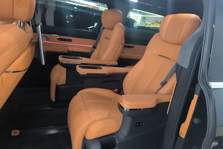 Used Geely Galaxy LEVC L380 2024 140-Degree 6-Seater All-Wheel-Drive Ultra