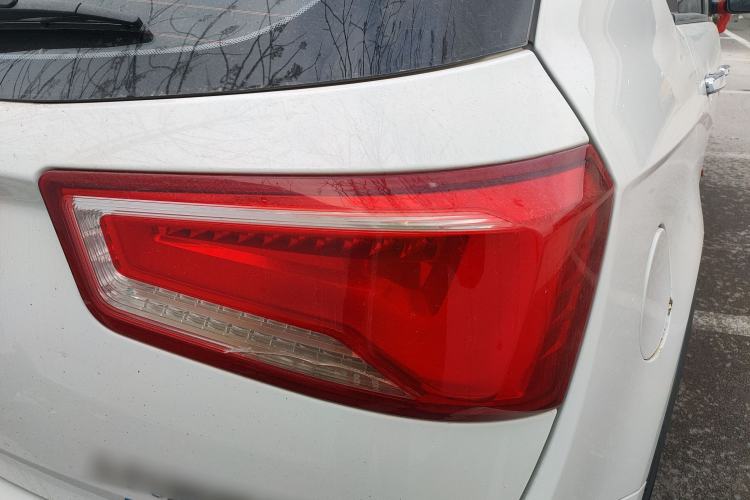 Used Baojun 560 2015 1.8L manual luxury version
