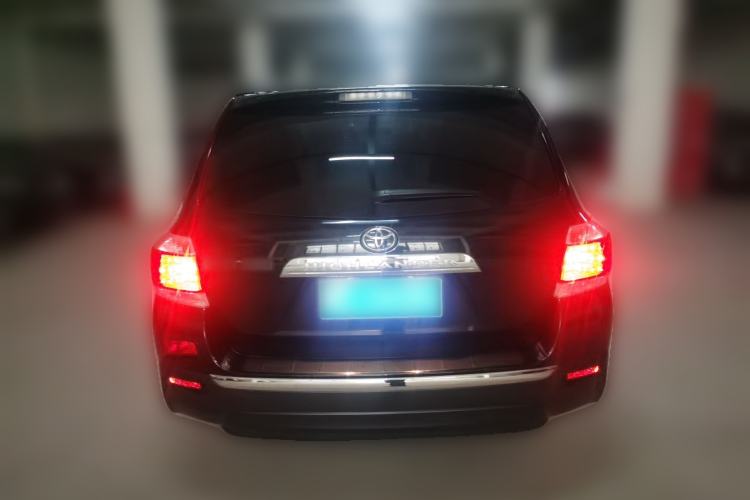 Used Toyota Highlander 2013 2.7L Two-Wheel Drive 7-Seater Zijin Edition Rear