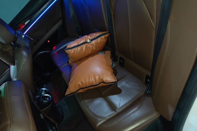 Used Alfa Romeo Stelvio 2017 2.0T 280HP Luxury Edition Left Rear Seat