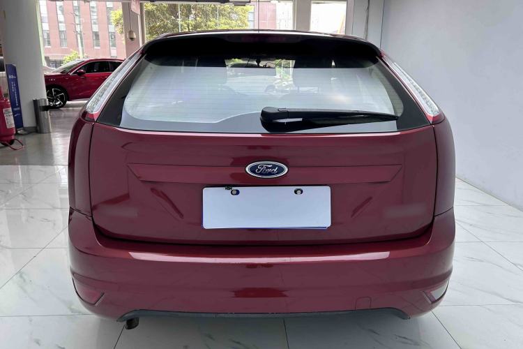 Used Ford Focus 2013 Hatchback Classic 1.8L Automatic Base Model Exterior 5