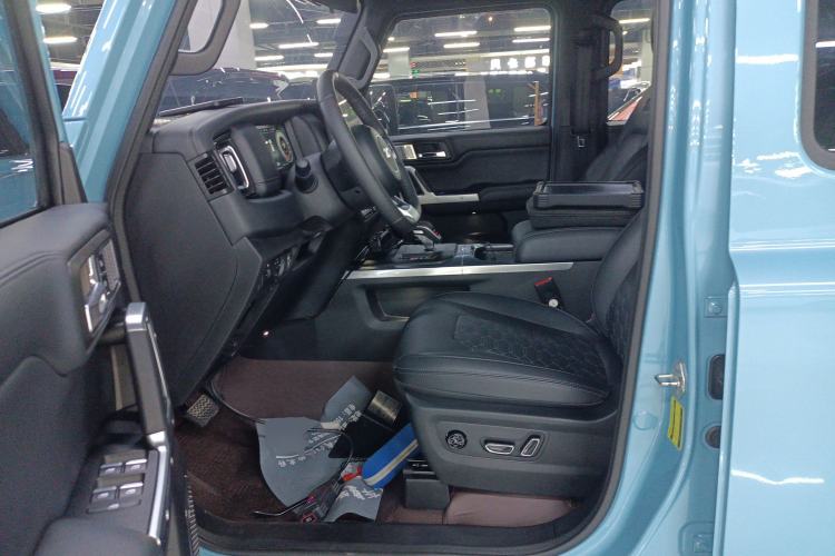 Used 212 T01 2025 2.0T Changfeng
