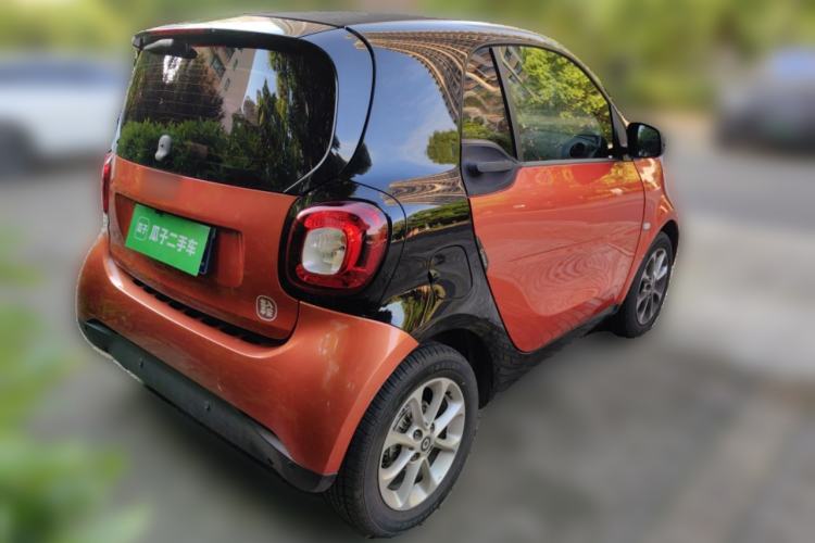 Used smart fortwo 2015 1.0L 52 kW hardtop Dynamic version
