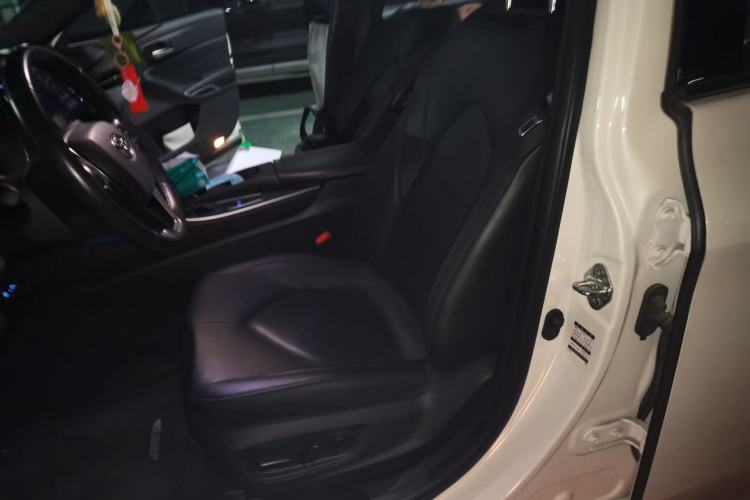 Used Toyota Avalon 2019 2.0L Luxury Edition China VI Standard
