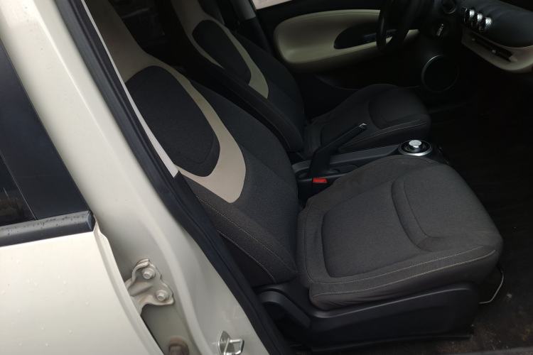 Used Wuling Bingo 2023 333 km Fast-Share Version Right Front Seat