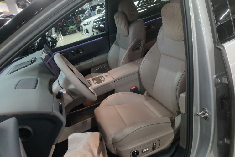 Used Li Auto i6 2025 Model Two-Wheel-Drive Standard Type