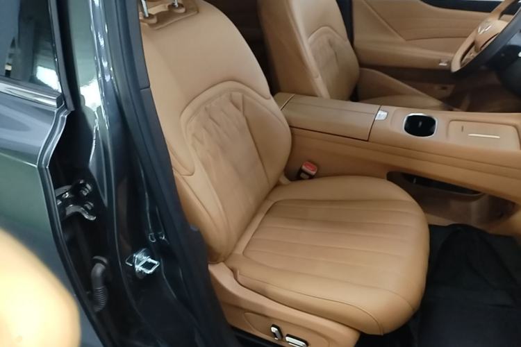 Used Dongfeng Aeolus L8 2025 Model 185KM Dream Edition