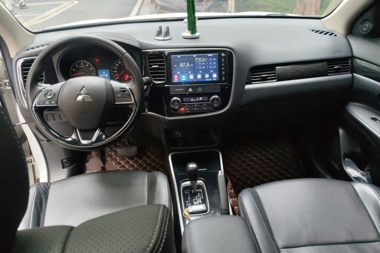 Used Mitsubishi Outlander 2018 2.0L Two-Wheel Drive Glory Edition 5 Seats
