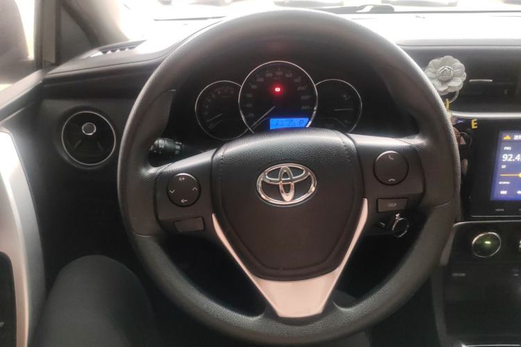 Used Toyota Levin 2017 Revised 185T CVT Elite Edition China V Standard Steering Wheel