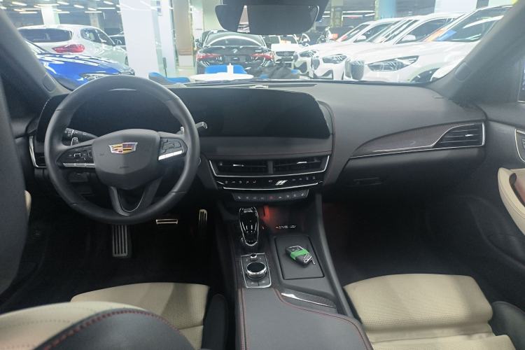 Used Cadillac CT5 2024 28T Platinum Edition Center Console