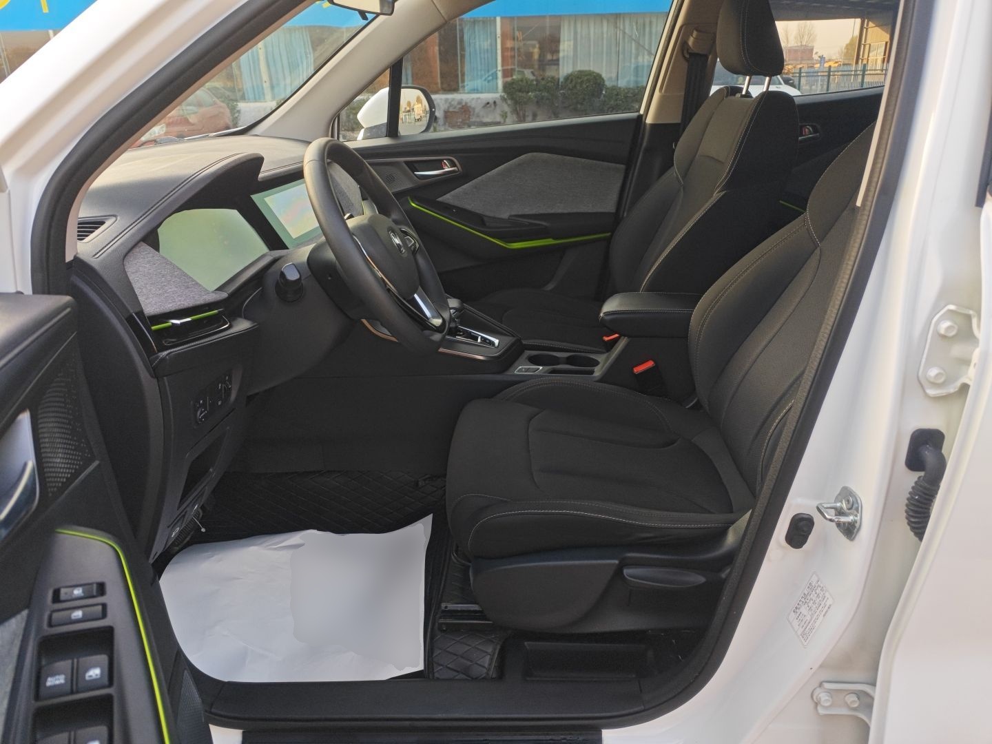 Переднее сиденье в автомобиле