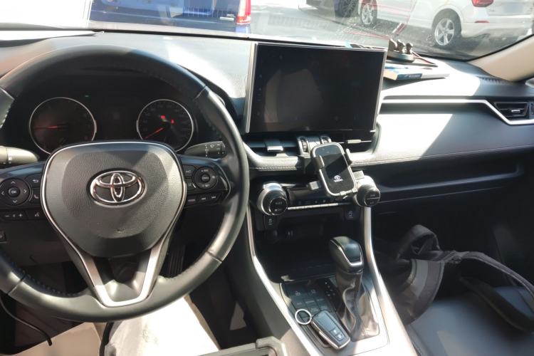 Used Toyota Wildlander 2021 2.0L CVT 4x4 Luxury Edition
