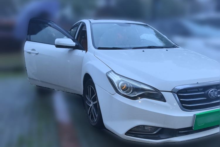 Used Bestune B50 2013 1.6L manual luxury version Front Right 45 Deg