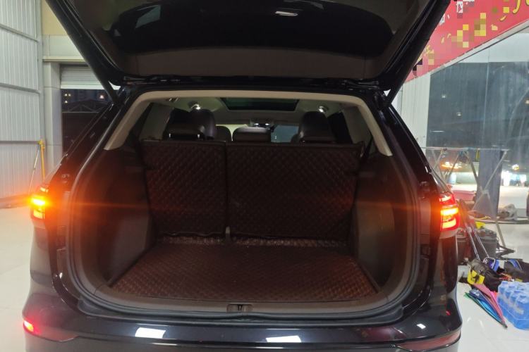 Used Volkswagen Viloran 2023 380TSI Luxury Edition Trunk