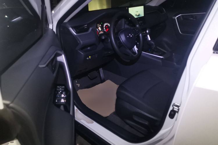 Used Toyota RAV4 2024 2.0L CVT Two-Wheel Drive Urban Edition
