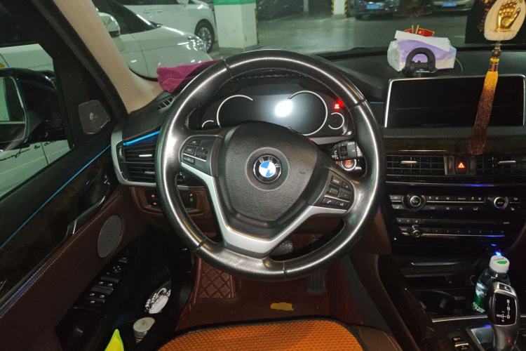 Used BMW X5 2018 xDrive35i Elegant Edition Steering Wheel