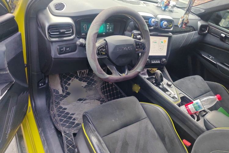 Used Lynk & Co 03 2021 03+ 2.0TD Automatic Performance Package Edition Center Console