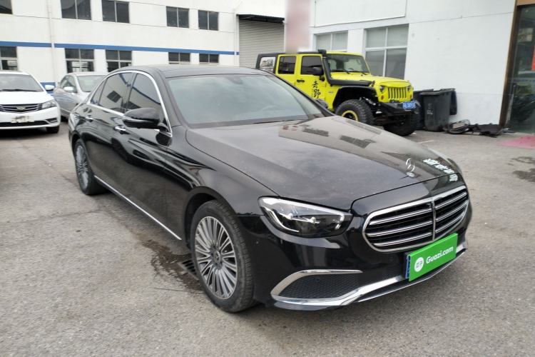 Used Mercedes-Benz E-Class 2021 Restyled E 300 L Luxury Edition Front Right 45 Deg