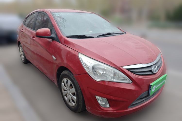 Used Hyundai Verna (older generation) 2010 Sedan 1.4L Manual Comfort GS Front Right 45 Deg