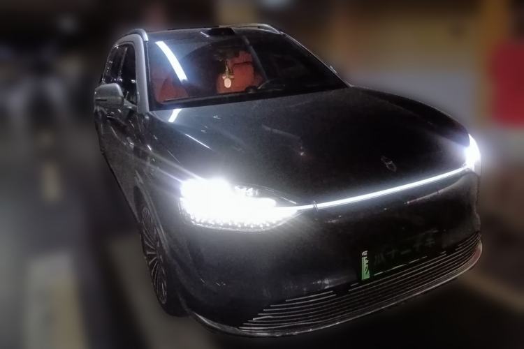 Used Hima AITO M9 2024 Range-Extended Max Edition 52 kWh 6-Seater Version Front Right 45 Deg