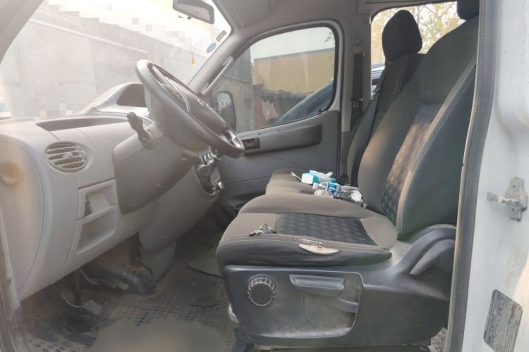 Used SAIC MAXUS Xintu V80 2019 2.5T Classic Edition 6-Speed Manual – Aoyuntong Short Wheelbase Mid-Height Design 5/6 Seats