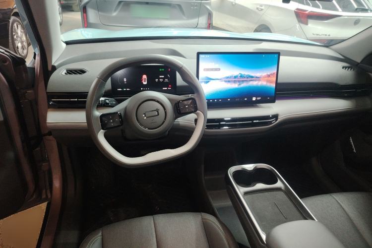 Used Bestune Yueyi 03 2025 565km Premium Edition Center Console