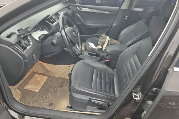 Used Skoda Octavia 2017 1.6L Automatic Smart Drive Edition Left Front Seat