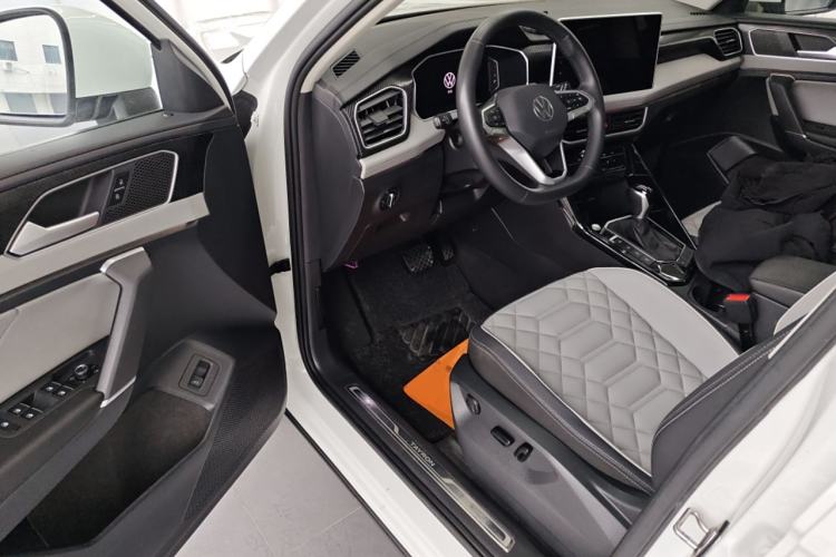 Used Volkswagen Tayron 2023 300TSI Two-Wheel-Drive Luxury Plus Advanced Edition Driver Seat