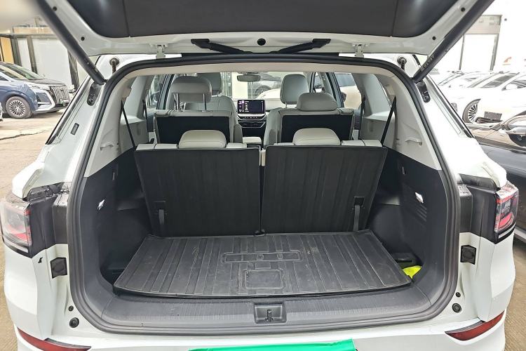 Used Volkswagen ID.6 X 2023 Upgraded Version Kinetic All-Wheel Drive Edition Trunk