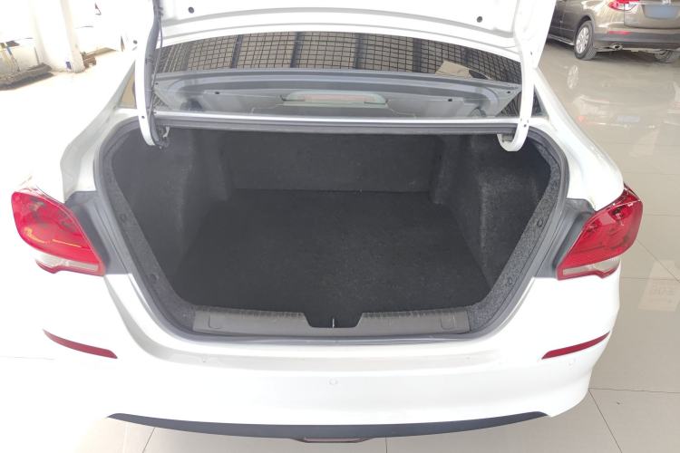 Used Chevrolet Cavalier 2019 320 Automatic Xinyue Edition Trunk