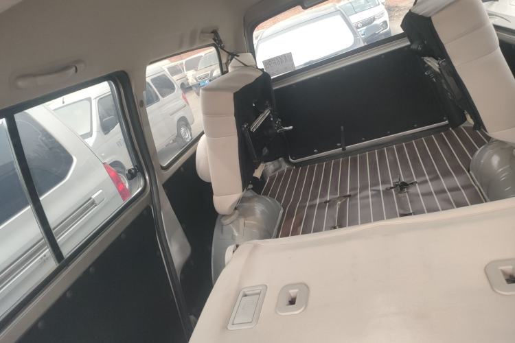 Used FORTHING Lingzhi 2022 M5L 1.6L Utility Model 7 Seats
