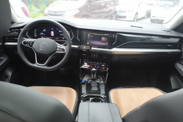 Used Volkswagen Passat 2024 330TSI Starry Elite Edition Center Console