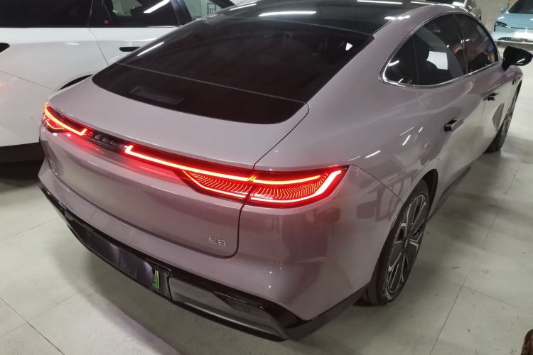 Used Geely Galaxy E8 2024 665 km Range Rear-Drive Starship Long-Range Version
