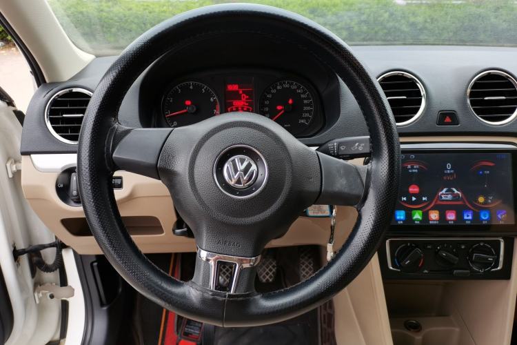 Used Volkswagen Jetta 2015 1.6L Manual Comfort Model Steering Wheel