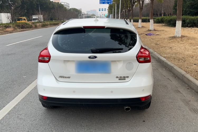 Used Ford Focus 2015 Hatchback EcoBoost 180 Automatic Elite Model Exterior 2