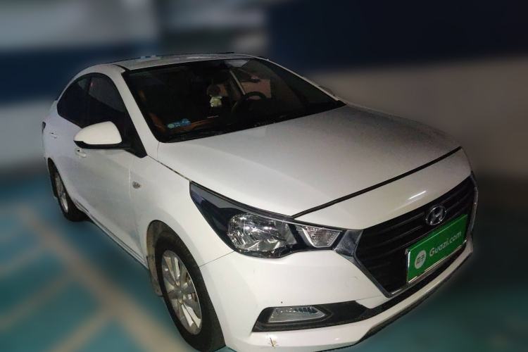 Used Hyundai Verna (new generation) 2016 1.4L Automatic Cool Edition GLS Front Right 45 Deg