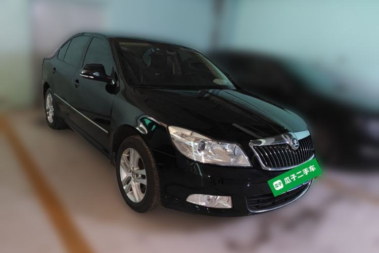 Used Skoda Octavia 2014 1.6L Automatic Yijun Edition Front Right 45 Deg