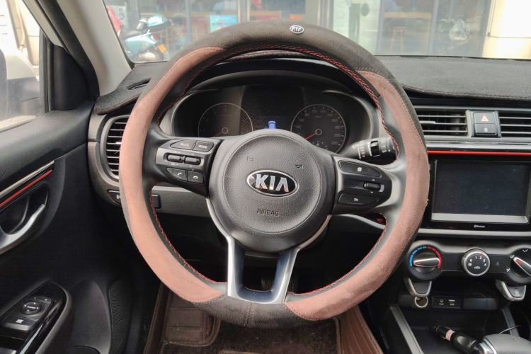 Used Kia KX Cross 2019 1.6L Automatic Dynamic Sunroof Version China VI Steering Wheel