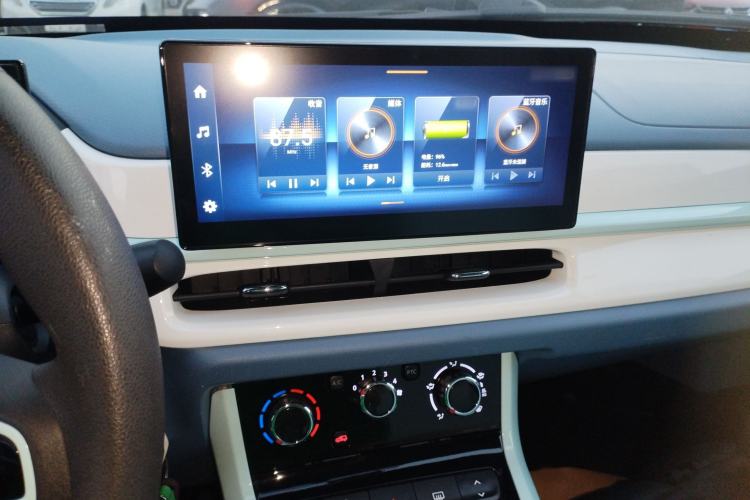 Used Dongfeng NAMMI BOX 2022 Light Wind Edition 201KM Advanced Model Audio And AC Panel